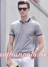 Áo thun xám có cổ