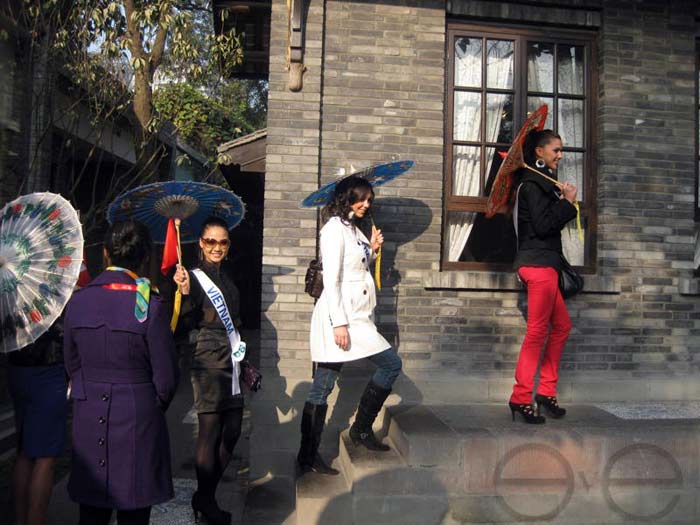 HH Quốc tế 2009: Nhiều th&iacute; sinh kiệt sức!, Thời trang, 