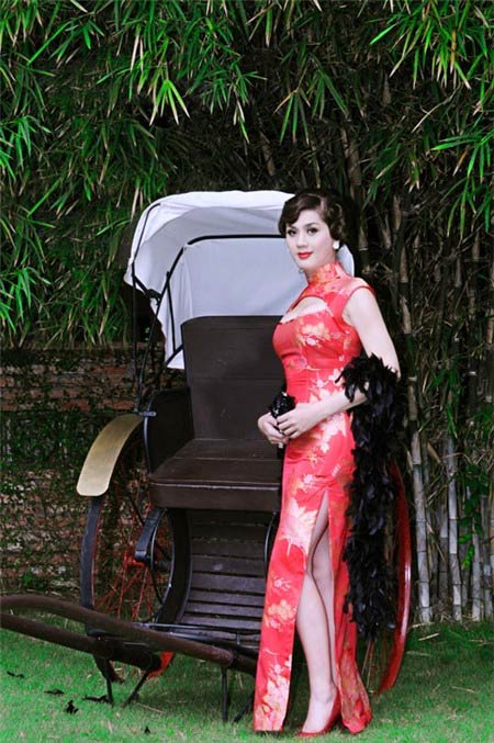 Lâm Chi Khanh duyên dáng với xường xám