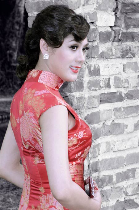 Lâm Chi Khanh duyên dáng với xường xám