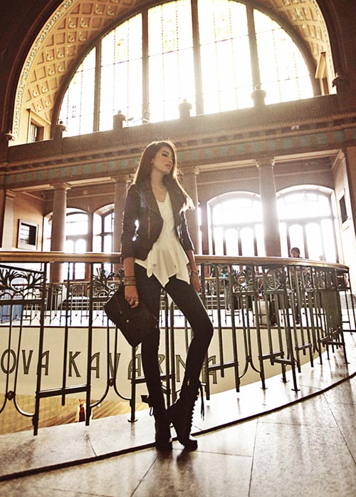 Đ&ocirc;ng n&agrave;y, diện &aacute;o da thật "chất" - 9