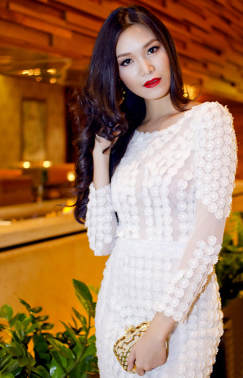 4 kiểu tóc đẹp mê mẩn của Hoa hậu - 5