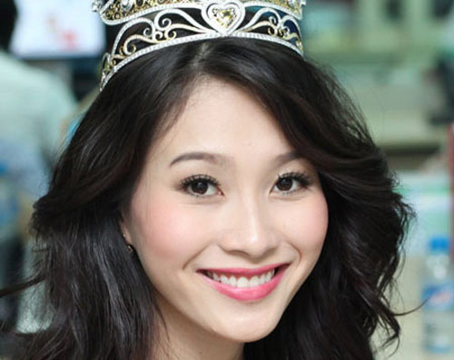 4 kiểu tóc đẹp mê mẩn của Hoa hậu - 6